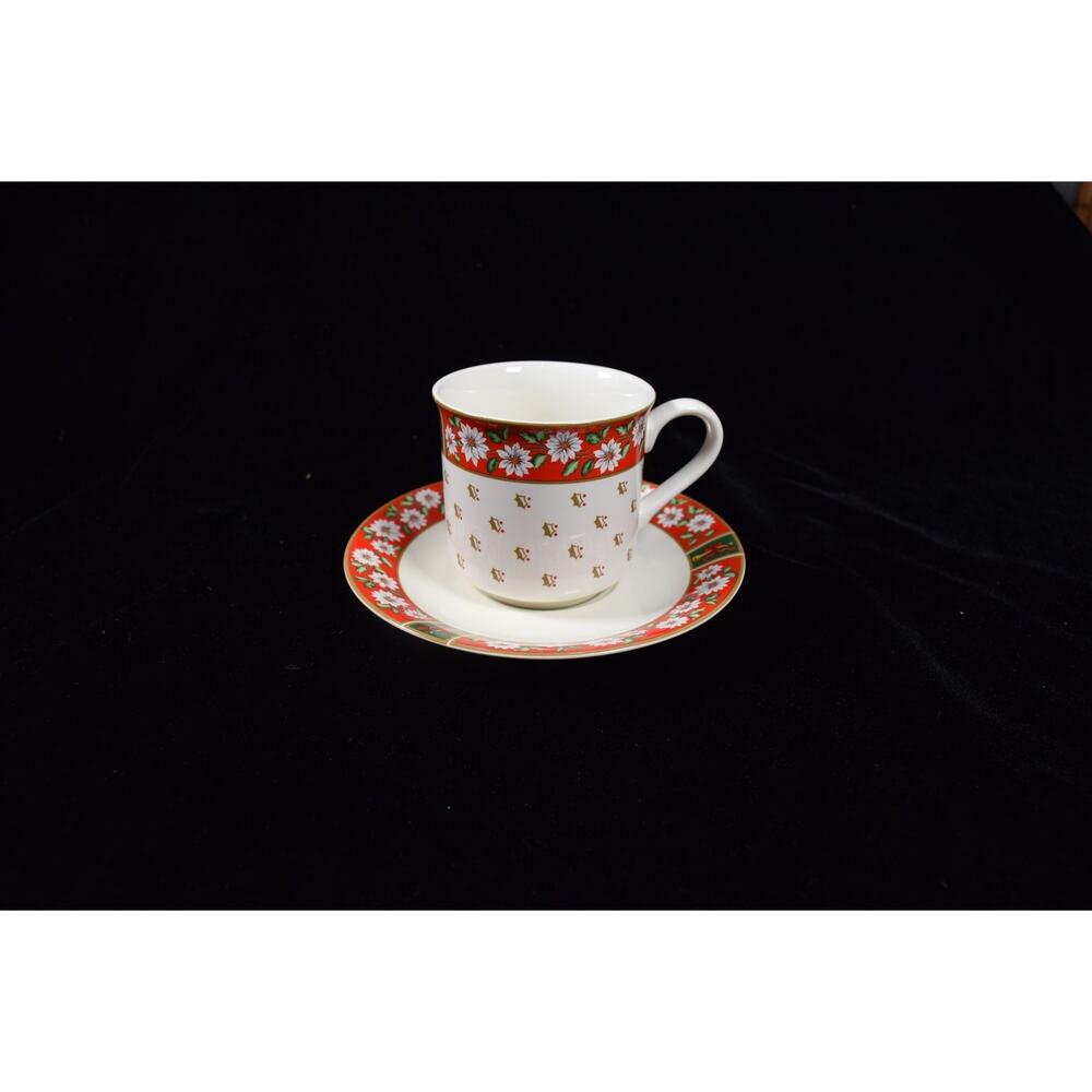 CHARLTON HALL KOBE CLASSIC TRADITIONS JAPAN Mug Cup and Saucer Christmas Set